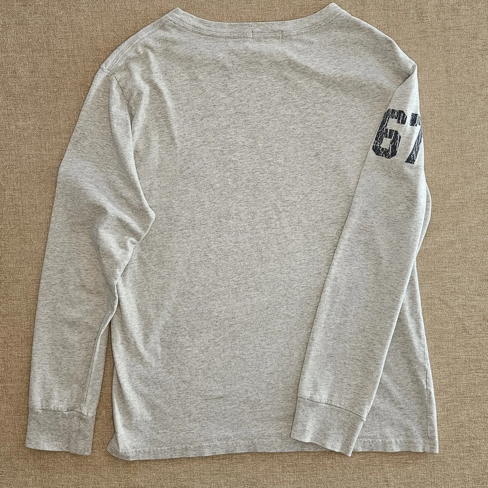 Polo by Ralph Lauren Light Gray Graphic Long Sleeve Tee - Picture 6 of 6